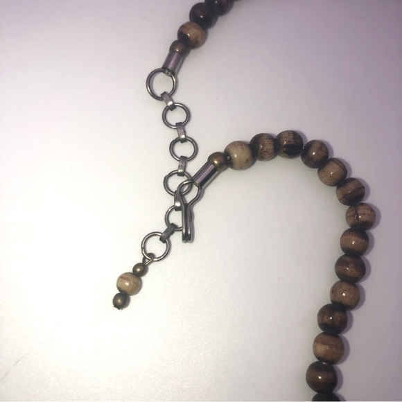 VTG Wood Bead & Pendant Tribal Style Necklace Silver Tone Findings 16” / 1.2” - Picture 4 of 6